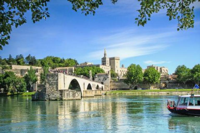 lyon-school-activity-avignon-excursion